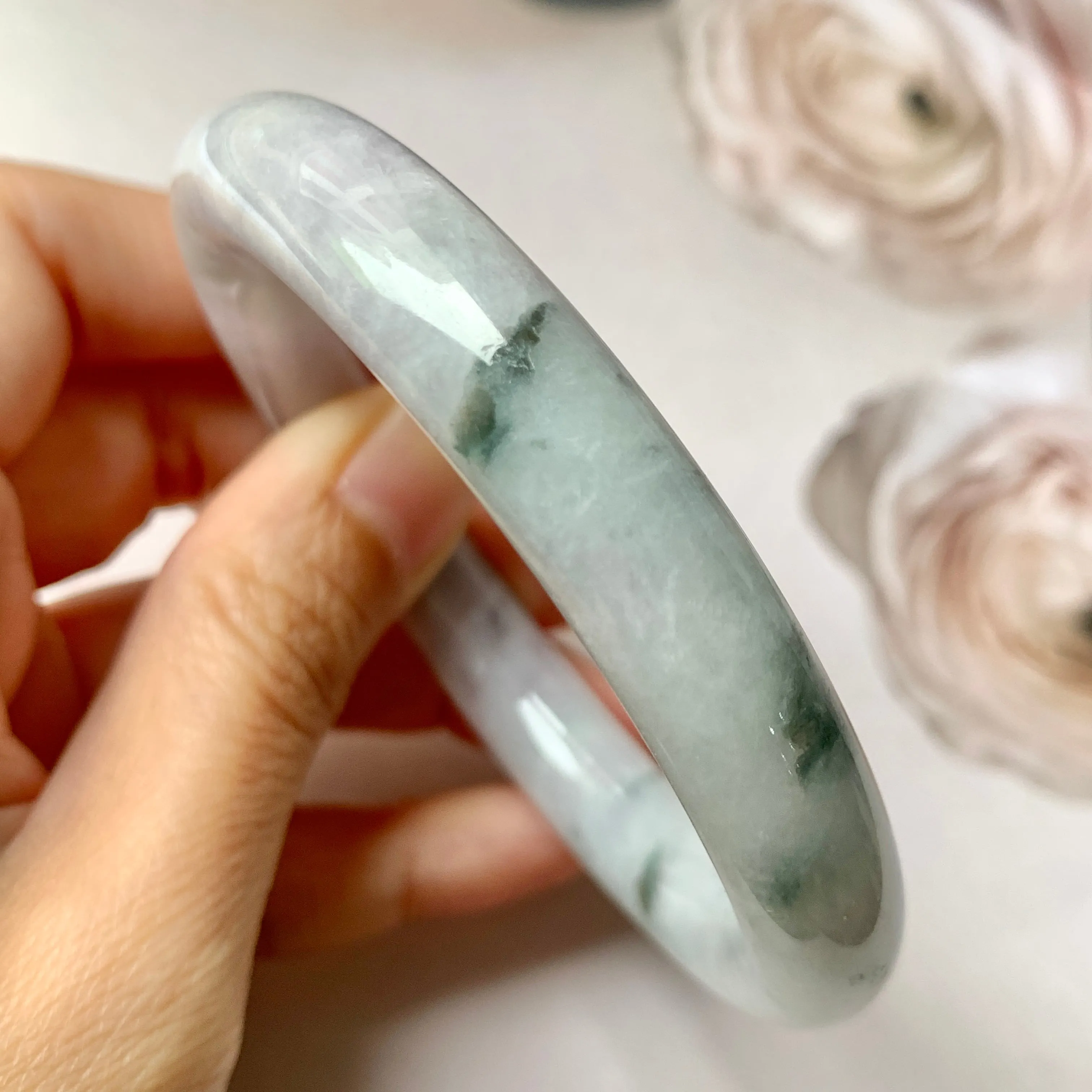 55.9mm A-Grade Natural Lilac Floral Jadeite Traditional Round Bangle No.330062