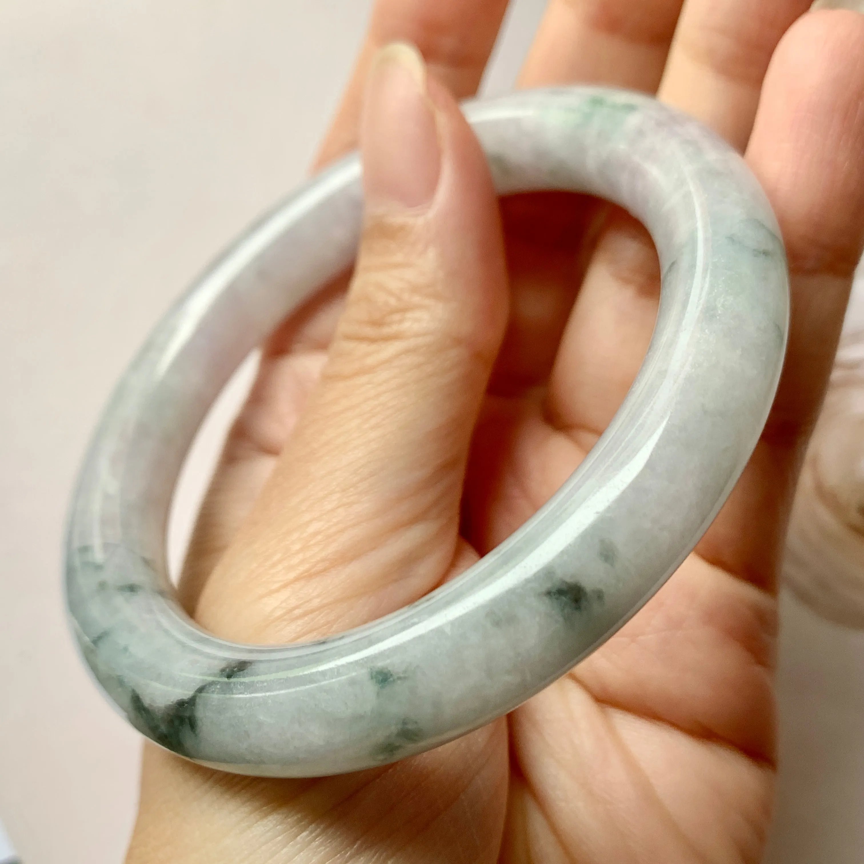 55.9mm A-Grade Natural Lilac Floral Jadeite Traditional Round Bangle No.330062