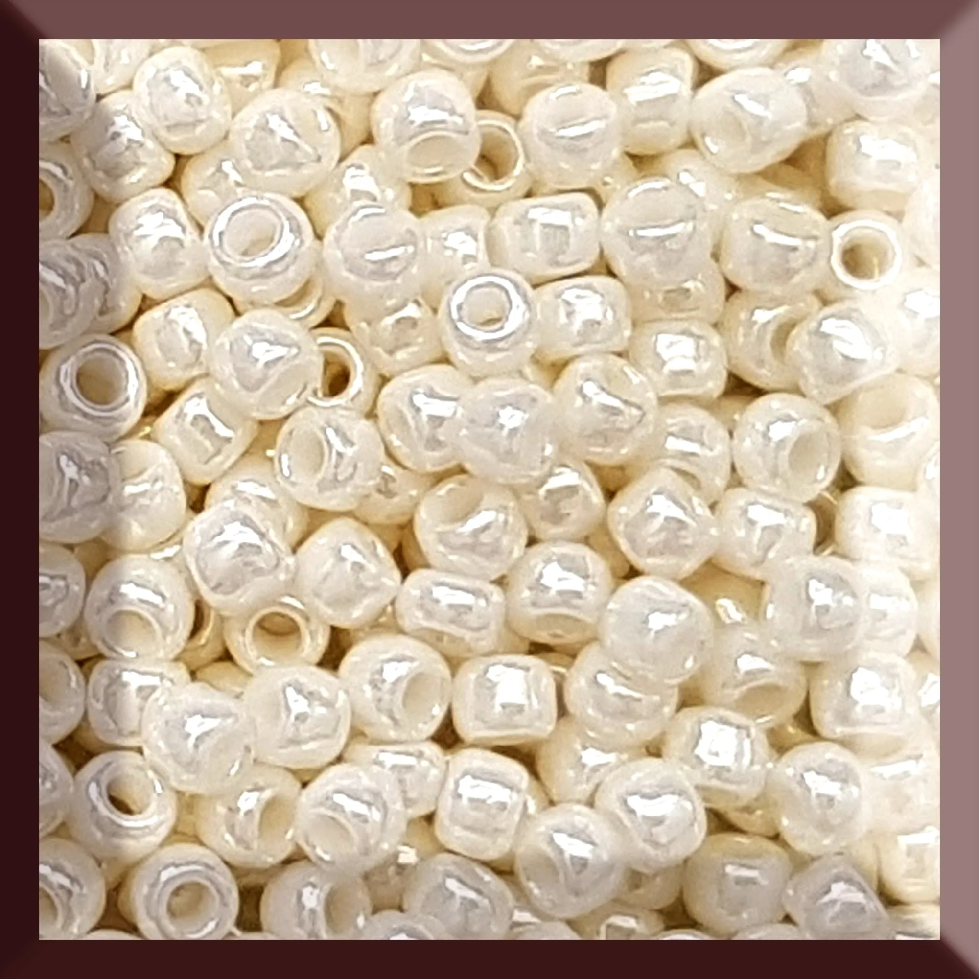 8/0 TR-122 White Navajo Lustre Opaque 10g/30g Round Toho Seed Beads - Beading Supply
