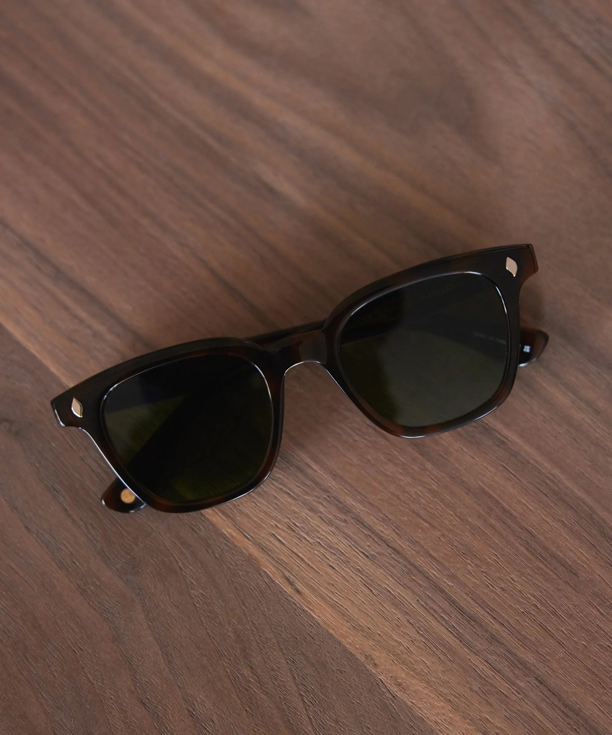 Stylish Broadway Sunglasses: Premium-Quality, Trendy Eyewear for UV Protection