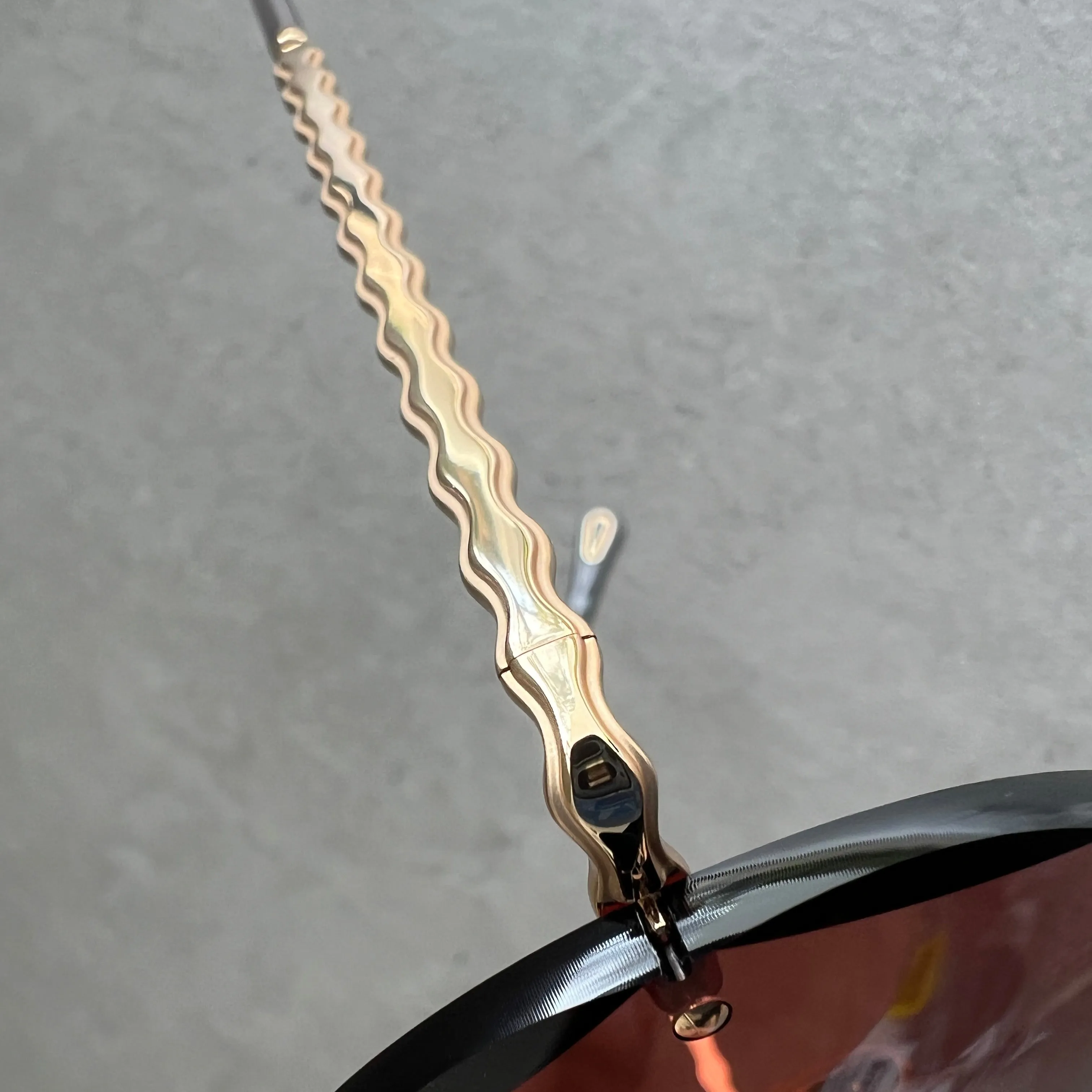 Chloe Sun CH0254S Scallop Rimless, Gold/Red