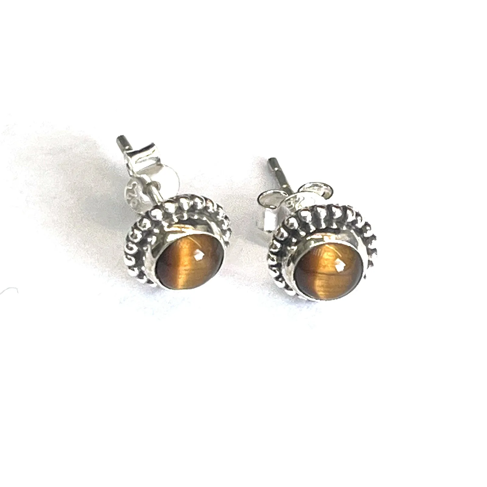 Circle silver studs earring with cat eye stone