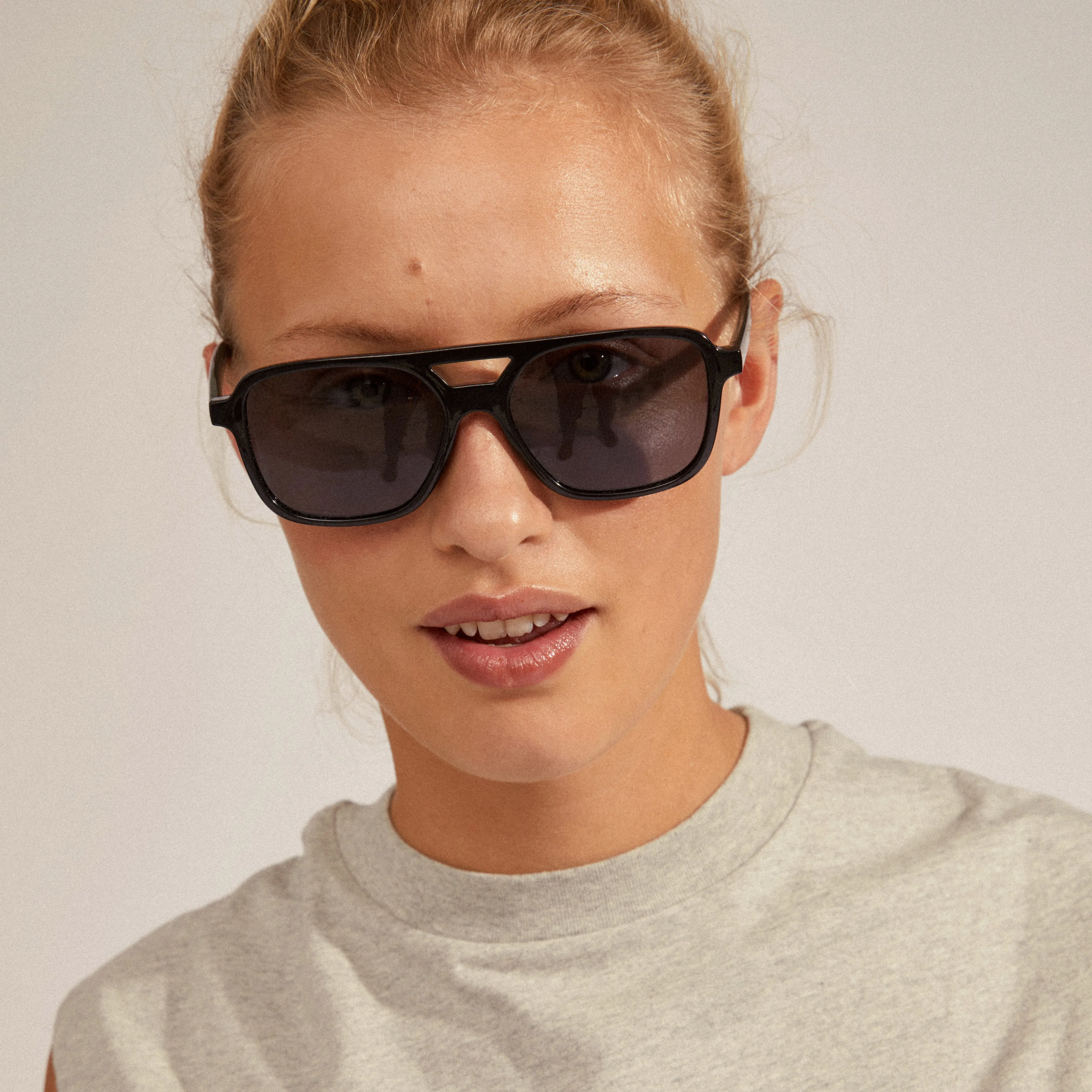ELODIE recycled pilot sunglasses black