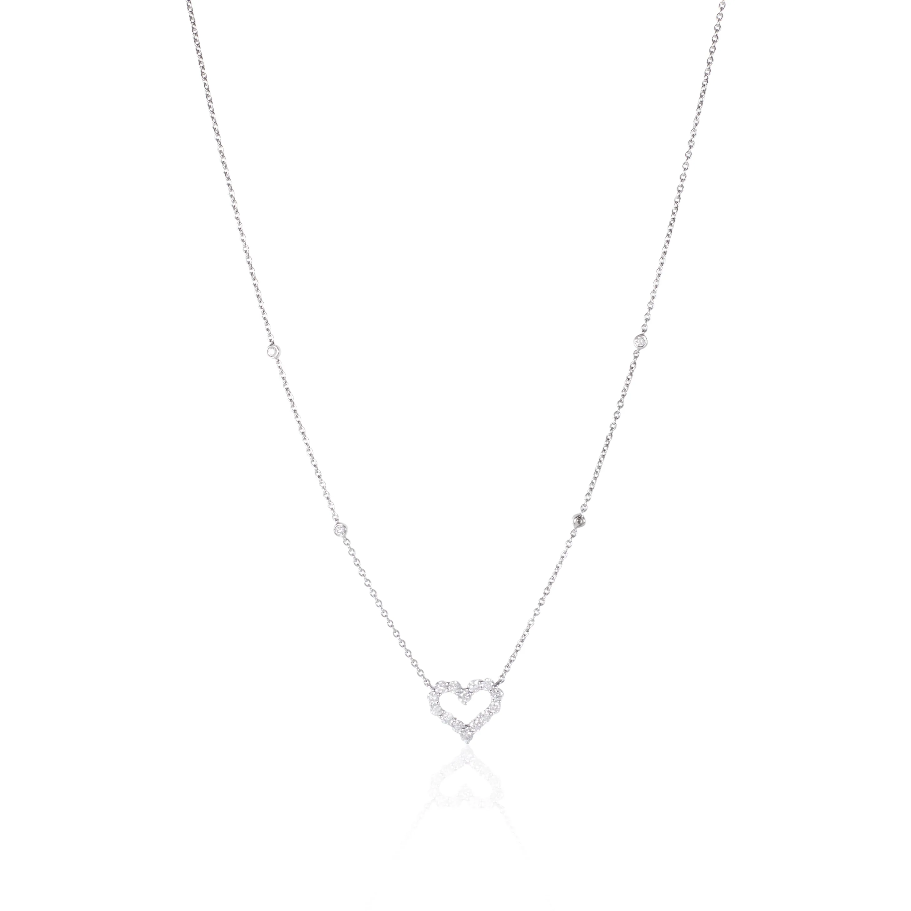 Mini heart pendant with diamonds. 50cttw.