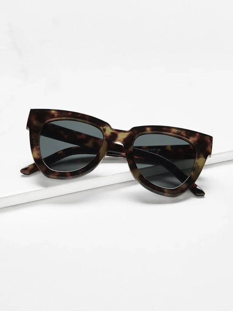 Oversized Cat Eye Sunglasses